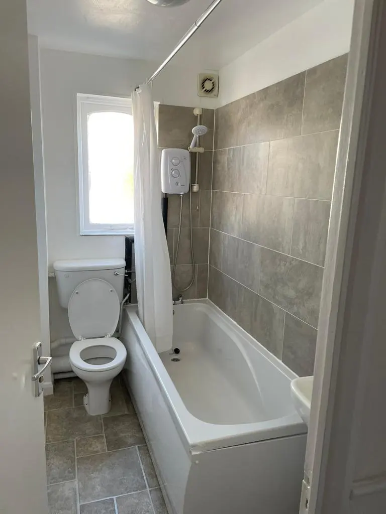 Double room near CANADA WATER 🎉